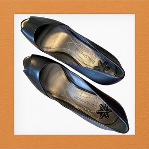 ENZO ANGIOLINI AEJAMESONBR Black Leather Heels Size 8 M